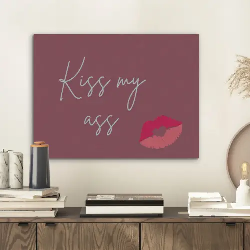 Kiss my ass - Lip - Bordeaux PET vilt klein -sfeer1