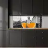 Sinaasappel - Eiffeltoren - Vrouw keuken achterwand 2 middel -sfeer1