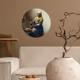Het melkmeisje - Schilderij van Johannes Vermeer Wandcirkel behangsticker klein -sfeer1