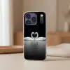 Zwanen - Hart - Zwart - Wit Telefoonhoesje iPhone 17 Pro klein -sfeer2