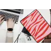 Zebraprint - Roze - Rood - Dierenprint laptophoes neopreen klein -bureau