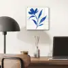 Bloem - Blaadjes - Minimalistisch - Blauw plexiglas 5mm klein -sfeer6