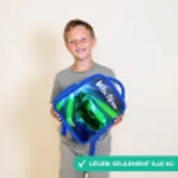 Sportauto - Groen - Snelheidslijnen - Neon Kinderrugzak - Blauw middel -sfeer1_FR