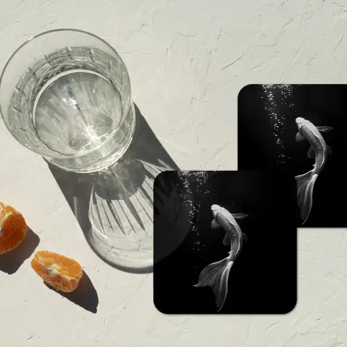 Koi - Vis - Wit - Zwart onderzetter kurk middel -sfeer4