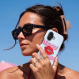 Bisou - Blauw - Roze - Lippen Toughcase MagSafe Apple iPhone 17 klein -Sfeer2V