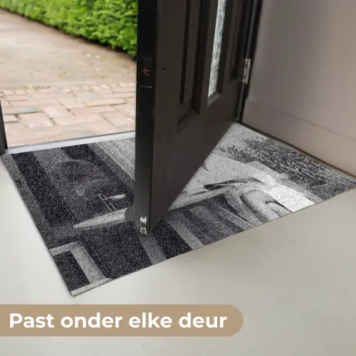 Modern - Vrouw - Zwart - Wit Deurmat klein -USP_NL