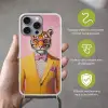 Tijger - Bril - Geel - Jasje Hoesje iPhone 16 Pro Max met koord klein -sfeer2_NL