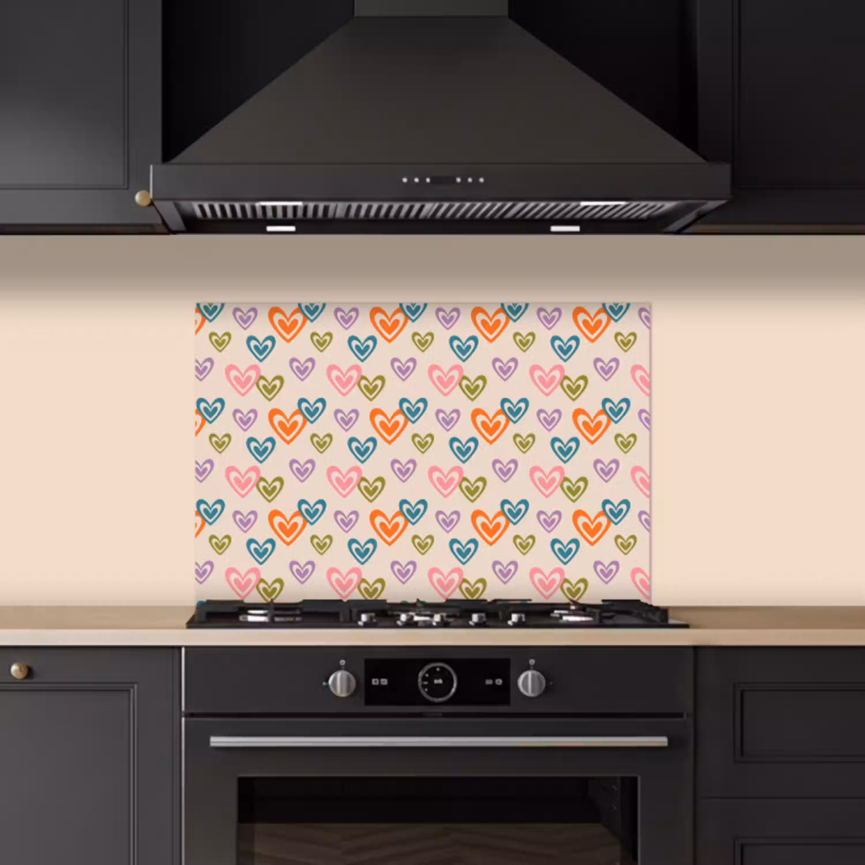Kleurrijk - Hartjes - Patroon - Beige keuken achterwand spatscherm klein 900 -sfeer1