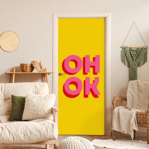 Oh ok - 3D - Geel - Roze deurposter klein -sfeer2
