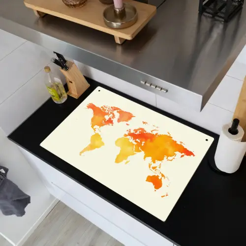 Wereldkaart - Oranje - Kleurrijk Inductie beschemer met haakjes klein -sfeer1