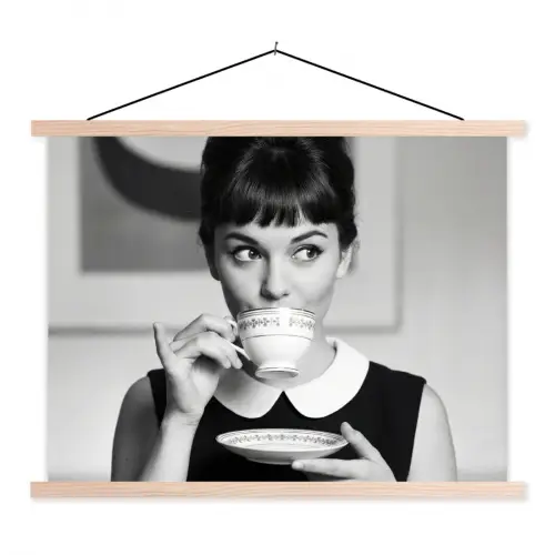 Portret - Thee - Vrouw textielposter latten blank klein -3d