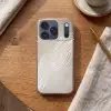 Golvende lijnen - Vloeiend - Zandkleurig Telefoonhoesje iPhone 17 Pro klein -sfeer1