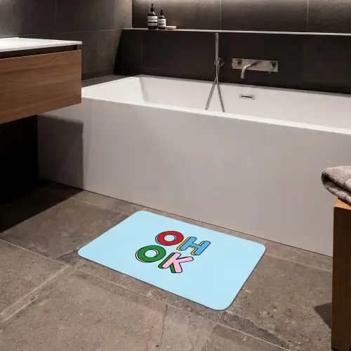 Oh ok - Blauw - Kleurrijk Badmat klein -sfeer3