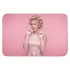 Vrouw - Roze - Parelketting - Krulspelden WCmat klein -3d