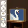 Zwaan - Wit - Snavel - Illustratie Light Box met batterij (Wandlamp) middel -USP_websiteoverzichtFR