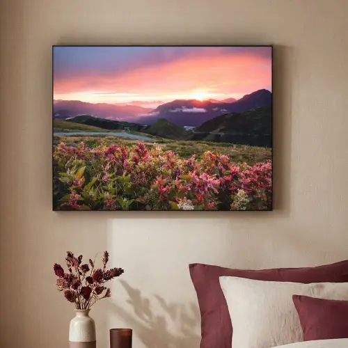 Bloemen - Bergen - Landschap - Nacht - Lucht - Roze Textielframe zwart klein -sfeer1