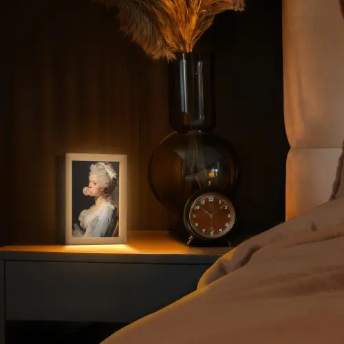 Vrouw - Barokjurk - Kauwgom Light Box met kabel (Tafellamp) klein -sfeer1