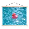 Badeend - Dobberend - Roze textielposter latten blank klein -3d