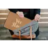 Yee haw - Bruin - Minimalistisch laptophoes neopreen klein -tas