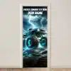 Monstertruck im Gewitter mit Namensfeld. deurposter klein -3d_beige