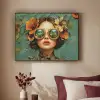 Vrouw - Bloemen - Vlinders - Natuur - Vintage Textielframe - compleet frame klein -sfeer1