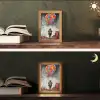 Jongen - Ballonnen - Gebouwen - Kunst Light Box met kabel (Tafellamp) klein -sfeer3