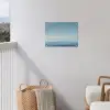 Zeilbootje - Kalme zee - Helderblauwe hemel tuinposter los doek klein -sfeer8
