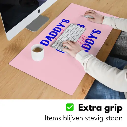Daddy's - Blauw - Blokletters Muismat XXL klein -sfeer3