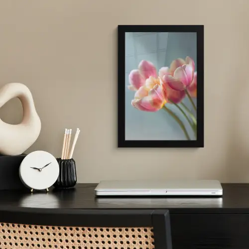 Tulpen - Roze - Stelen fotolijst zwart zonder passe partout klein -sfeer1