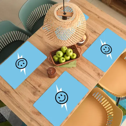 Smiley - Blauw - Bliksem Placemat vinyl groot -zzsfeer5_Kitchenyeah-website