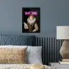 Portret - Humor - Neon fotolijst zwart zonder passe partout klein -sfeer3