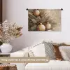 Kerst - Kerstballen - Beige - Goud Wandkleed katoen klein -sfeer1