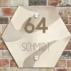 Beige organisch - Modern Naambord Hexagon klein -sfeer2