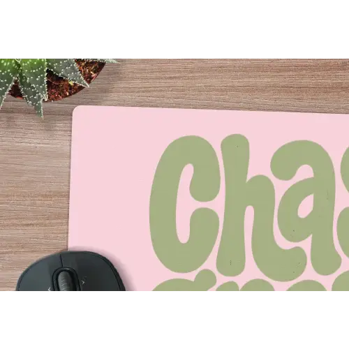 Chase greatness - Groen - Roze - Retro muismat rubber klein -closeup