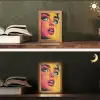 Close-up - Vrouwengezicht - Stippen - Geel Light Box met kabel (Tafellamp) klein -sfeer3
