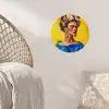 Frida Kahlo - Vrouw - Geel - Blauw - Bloemen Wandcirkel behangsticker klein -sfeer4