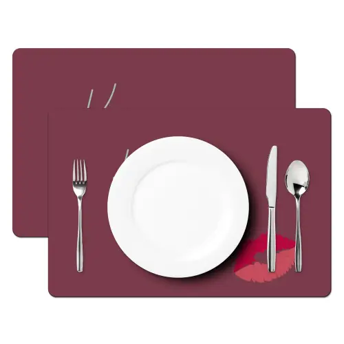 Kiss my ass - Lip - Bordeaux Placemat vinyl groot -zzsfeer2_Kitchenyeah-website
