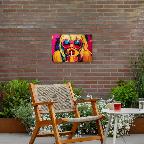 Zonnebril - Roze - Vrouw - Rietje Tuinposter op houten frame 2 cm dik klein -sfeer3