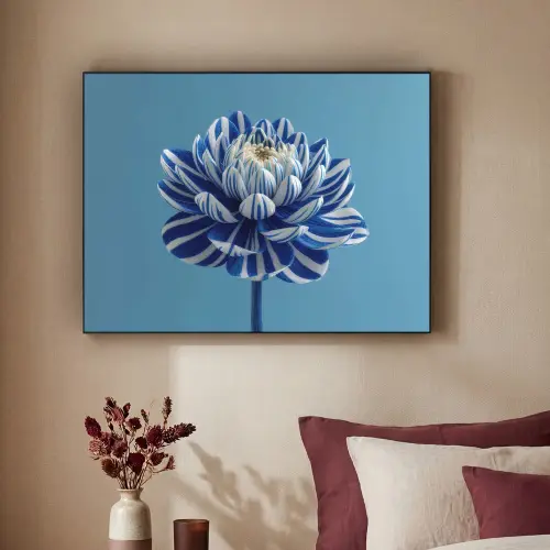 Bloem - Blauw - Bloemblaadjes - Streepjes Textielframe zwart klein -sfeer1