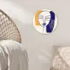 Minimalistisch - Gezicht - Hand - Oranje - Blauw Wandcirkel kunststof plaat 5mm dik klein -sfeer5
