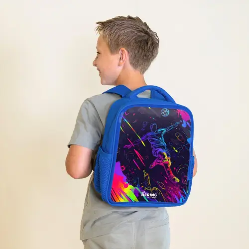 Neon actievolle voetbalspeler Kinderrugzak - Blauw middel -sfeer2