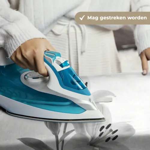 Lelies - Elegant - Zwart - Wit Wandkleed katoen klein -sfeer9