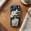 Modern - Vrouw - Hoed Telefoonhoesje iPhone 17 Pro klein -sfeer1
