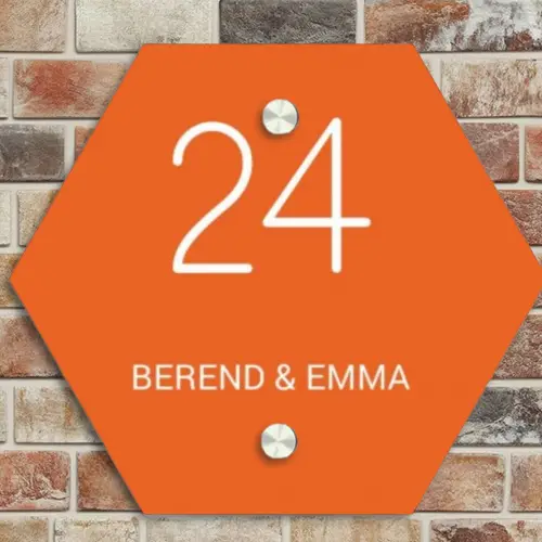 Oranje - Klassiek Naambord Hexagon klein -sfeer2