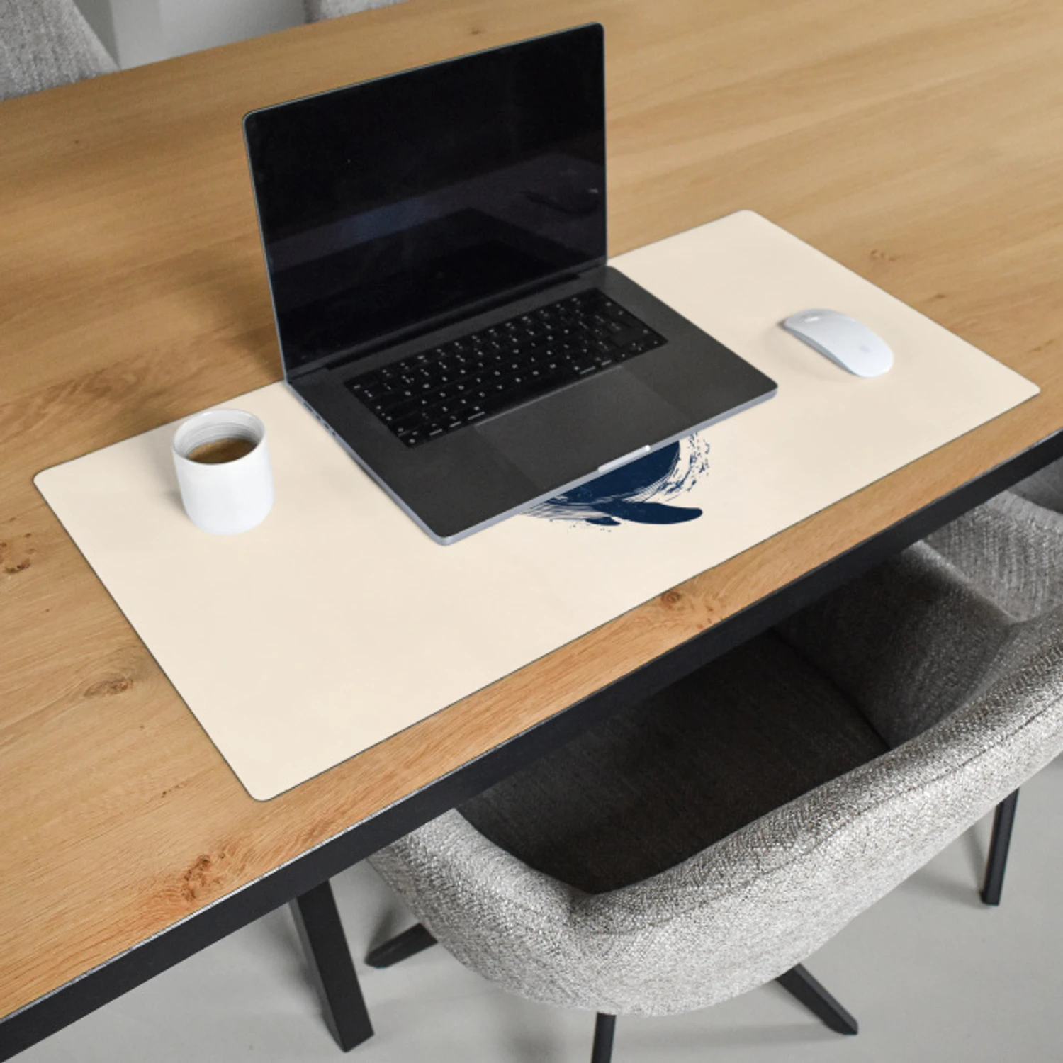 Walvissen - Spetters - Cirkel - Donkerblauw Muismat XXL klein -sfeer1