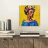 Frida Kahlo - Vrouw - Geel - Blauw - Bloemen plexiglas 5mm klein -sfeer1