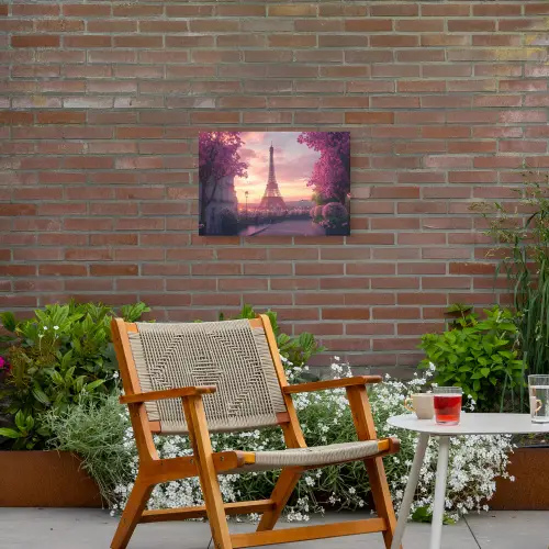 Eiffeltoren - Parijs - Roze Tuinposter op houten frame 2 cm dik klein -sfeer3