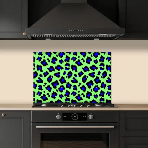Panterprint - Blauw - Groen keuken achterwand spatscherm klein 900 -sfeer1