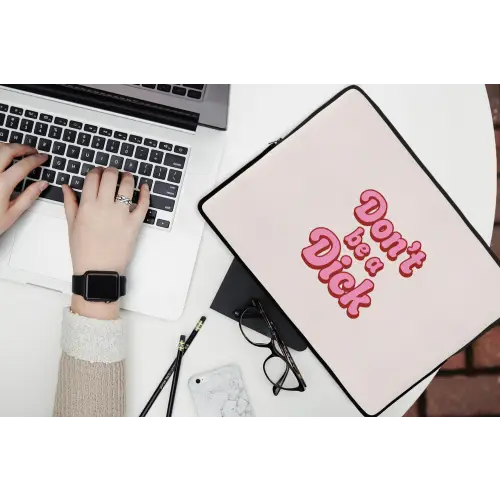 Tekst - Boodschap - Roze laptophoes neopreen klein -bureau