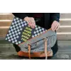 Patroon - Geblok - Blauw - Slow down you're doing fine laptophoes neopreen klein -tas